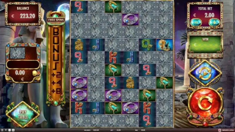 Nefertiti's riches